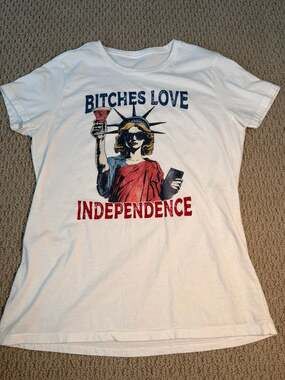 Bitches Love Independence Founding Fathers 4th of July T-Shirt women’s medium